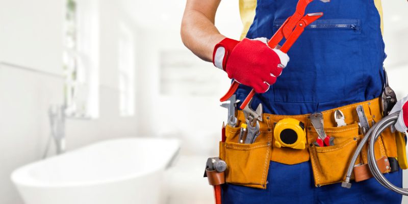 Como Evitar Golpes na Contratação de Encanador em Porto Seguro